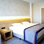 Hotel Des'otel