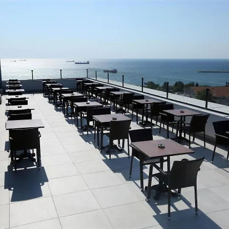 Hotel Des'otel